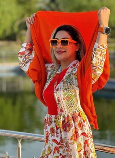 Ava Shirazi - escort in Muscat Photo 9 of 10