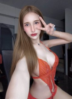 Ava - Transsexual escort in Riyadh Photo 7 of 14