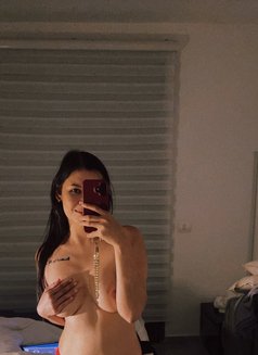 Ava - puta in Tel Aviv Photo 5 of 5