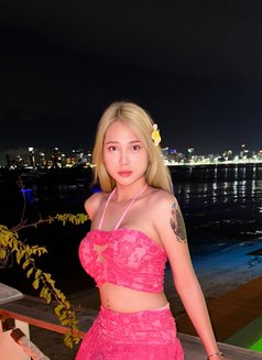 Ava VIP top bottom 69 - Transsexual escort in Singapore Photo 2 of 22
