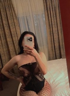 AVaa - Transsexual escort in Abu Dhabi Photo 10 of 10