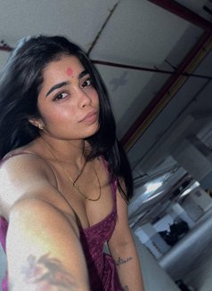Available Best Call Girl Services - escort in Kozhikode Photo 3 of 7