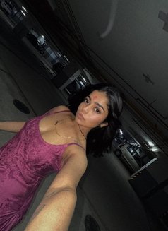 Available Best Call Girl Services - escort in Kozhikode Photo 4 of 7