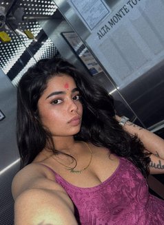 Available Best Call Girl Services - escort in Kozhikode Photo 6 of 7