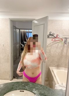 Available Bigboobs Miah in Dubai - escort in Dubai Photo 1 of 4