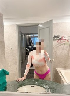 Available Bigboobs Miah in Dubai - escort in Dubai Photo 4 of 4