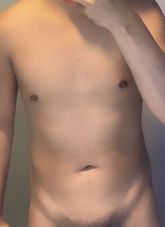Available to meet - Male escort in Manila Photo 6 of 7