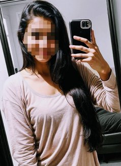 Available for ( Cam session ) - escort in Kochi Photo 1 of 1