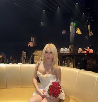 Available ladyboy both 69 - Acompañantes transexual in Khobar