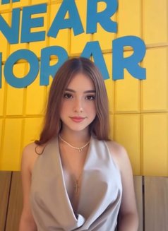 Available Gabriel - puta in Jakarta Photo 1 of 6
