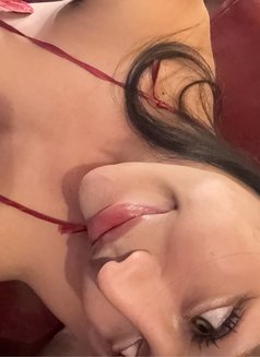 Available hot - Transsexual escort in Tokyo Photo 6 of 6