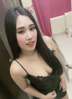 Available Lemon - escort in Al Sohar Photo 1 of 5