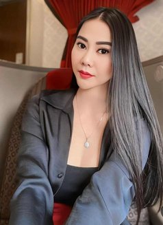 Available - escort in Singapore Photo 5 of 5