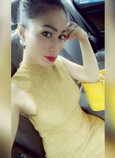 Available Raiizahh - Acompañantes transexual in Bali Photo 2 of 9