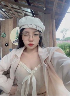 Amelinda - escort in Tirana Photo 5 of 7