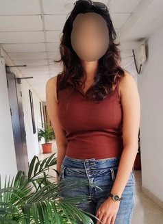 Available service cam and meet - escort in Pune Photo 1 of 2