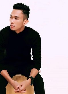 Available Service From Indonesia - Male escort in Singapore Photo 1 of 2