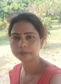 Available Service Only Meet - puta in Noida Photo 1 of 4