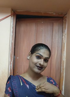 Available Vani - Transsexual escort in Bangalore Photo 1 of 1