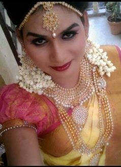 Avanthika - Transsexual escort in Bangalore Photo 3 of 8