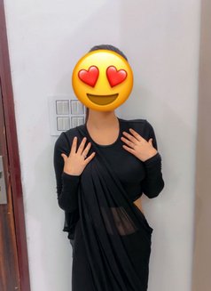 Avantik Independent Real Meet & Cam Fun, - puta in New Delhi Photo 13 of 19