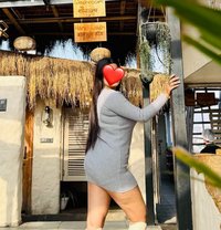 One and only hand cash service - puta in Kathmandu