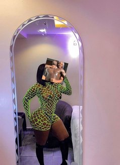 AvaRosa - masseuse in Lagos, Nigeria Photo 9 of 9