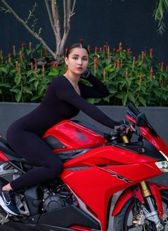 Avelina - escort in Phuket Photo 14 of 17