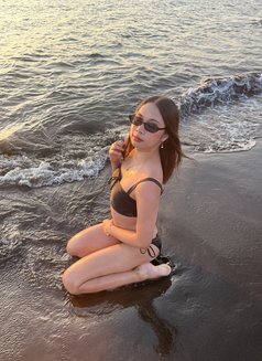 Avener - escort in Manila Photo 3 of 5