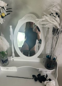 Avery - escort in Bangkok Photo 14 of 15