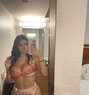 Avery - escort in Paris Photo 1 of 4