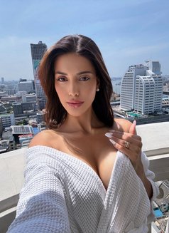 Avery Laurent - escort in Tokyo Photo 12 of 13