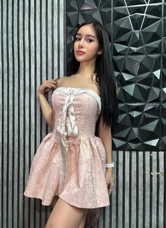 Avery - escort in Bangkok Photo 5 of 6