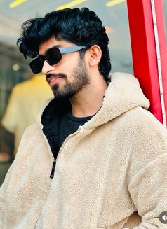 Avi Delhi Male Escort - Male escort in New Delhi Photo 2 of 2