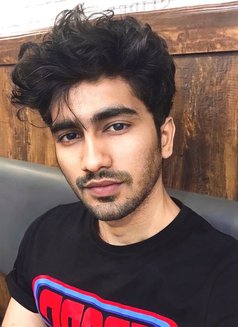 Avi Delhi Male Escort - Male escort in New Delhi Photo 3 of 5