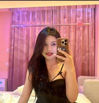Avi - escort in Manila