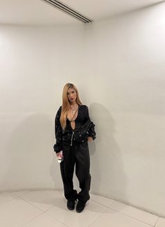 Avi Moren - Transsexual escort in Manila Photo 17 of 30