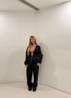 Avi Moren - Transsexual escort in Manila Photo 18 of 30