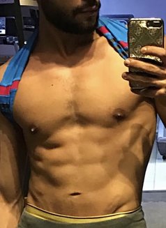 Avi Zayn - Male escort in Cairo Photo 1 of 1