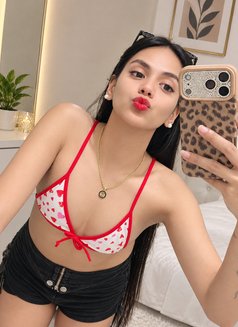 Avianna Camshow & Meet - Transsexual escort in Manila Photo 4 of 9