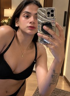 Avianna Camshow & Meet - Transsexual escort in Manila Photo 9 of 9