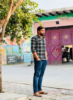 Avik Chaudhary - Acompañantes masculino in Meerut Photo 1 of 1