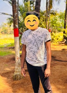 Avinashdiwedi2110 - masseur in Pune Photo 1 of 3