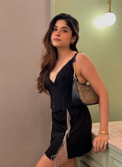 Avira Gupta Vip Model - escort in Abu Dhabi Photo 4 of 5