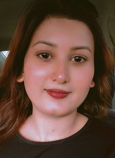 Avisha - puta in Singapore Photo 1 of 11