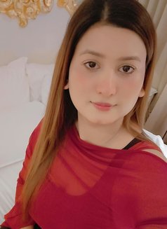 Avisha - puta in Singapore Photo 4 of 11