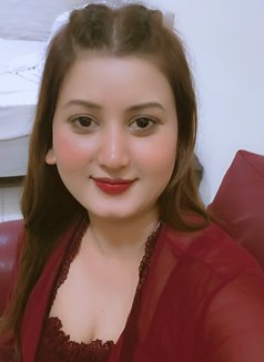 Avisha - puta in Singapore Photo 5 of 11