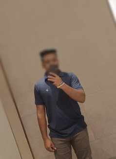 Avishka_K25 - Male escort in Colombo Photo 3 of 3