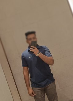 Avishka_K25 - Male escort in Colombo Photo 3 of 5