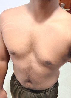 Avishka_K25 - Male escort in Colombo Photo 4 of 5